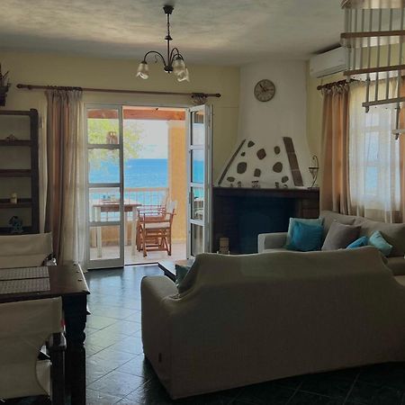Kohyli Beachfront House Agia Pelagia Chlomou Eksteriør billede