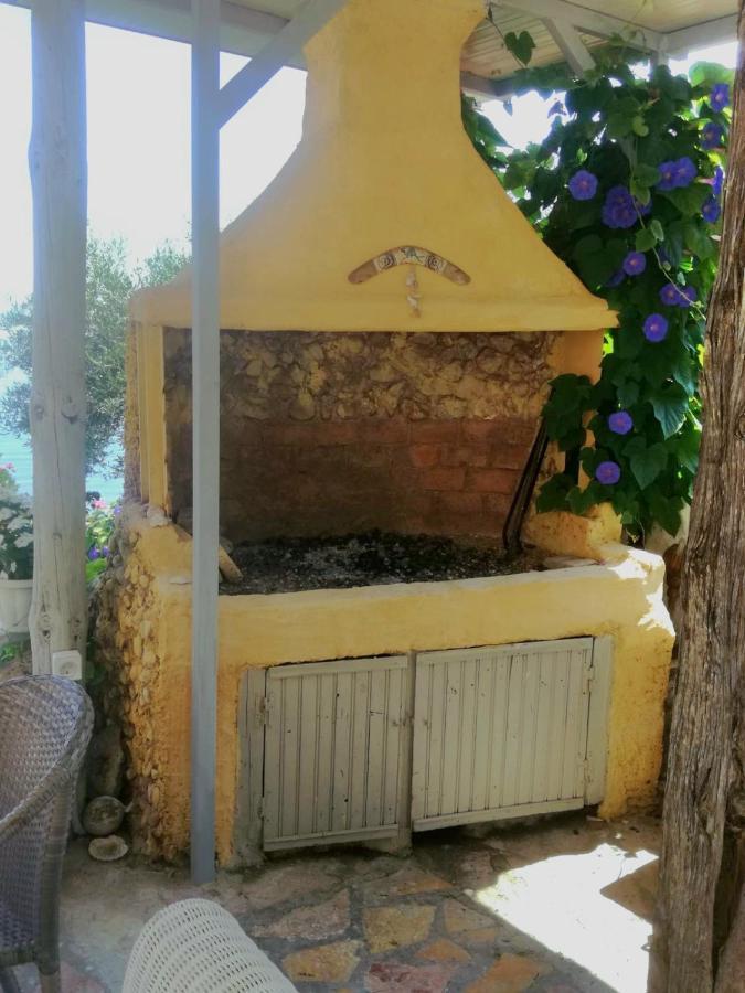 Kohyli Beachfront House Agia Pelagia Chlomou Eksteriør billede