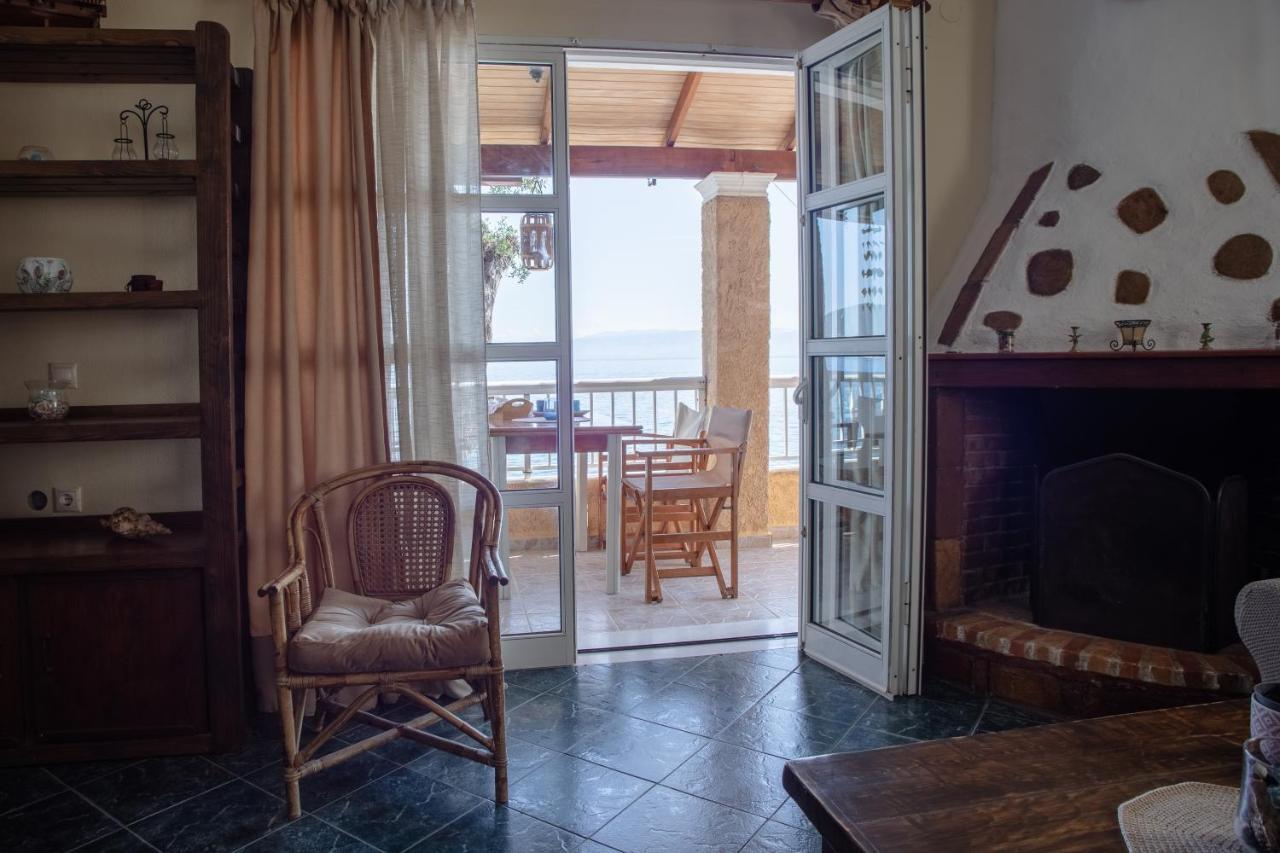 Kohyli Beachfront House Agia Pelagia Chlomou Eksteriør billede